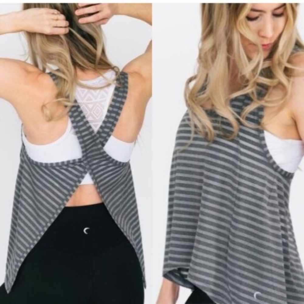 Zyia Active Nimbus Split Back Tank Top Gray Stripe Tie Yoga Activewear Workout